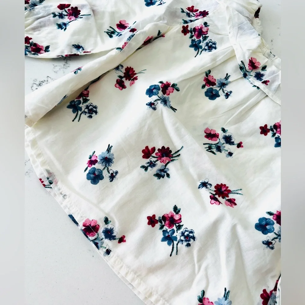 Baby Gap Floral top size 6-12 months